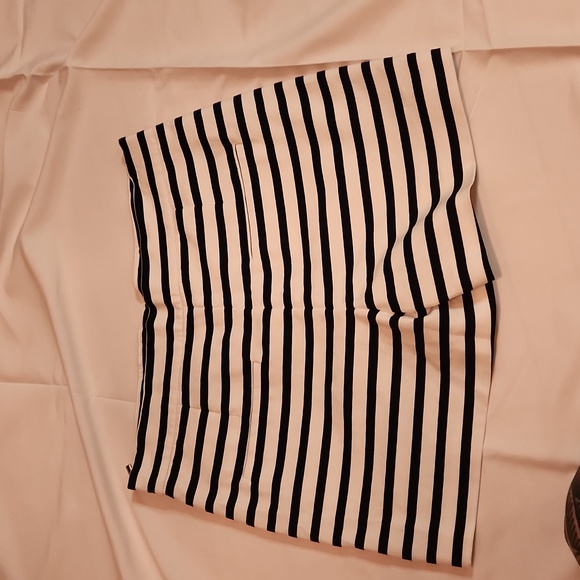 RW & Co High-waisted striped shorts - Picture 9 of 9